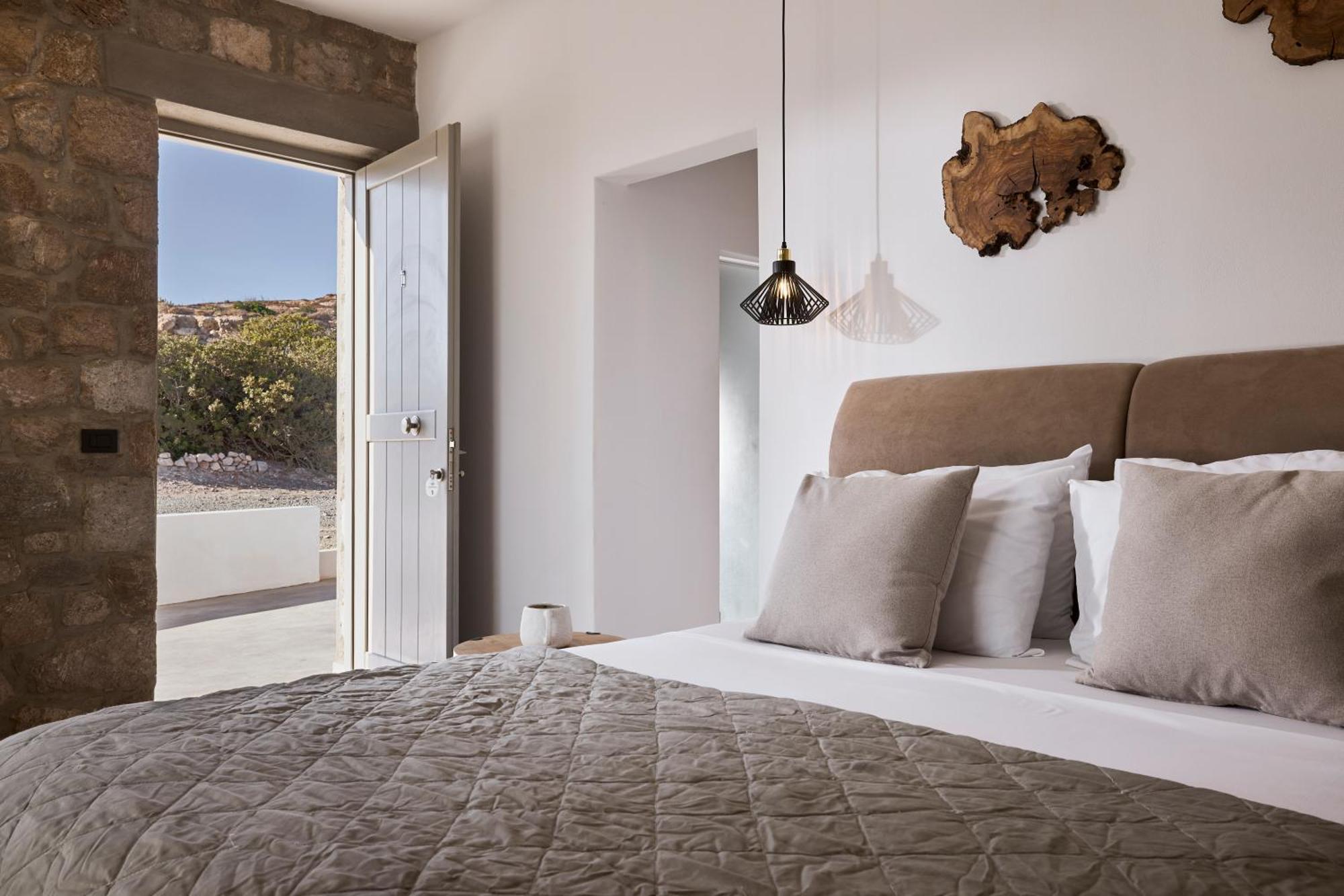 Kedros Milos Suites Adamantas  Kamer foto