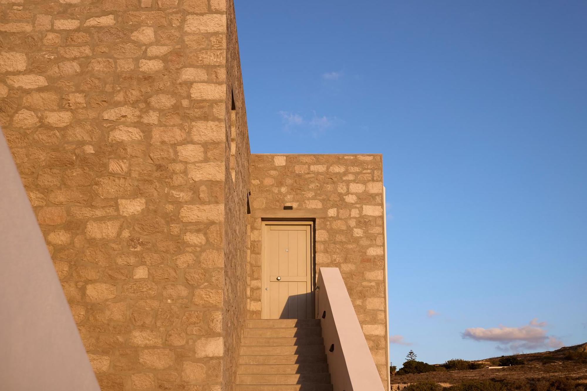 Kedros Milos Suites Adamantas  Kamer foto