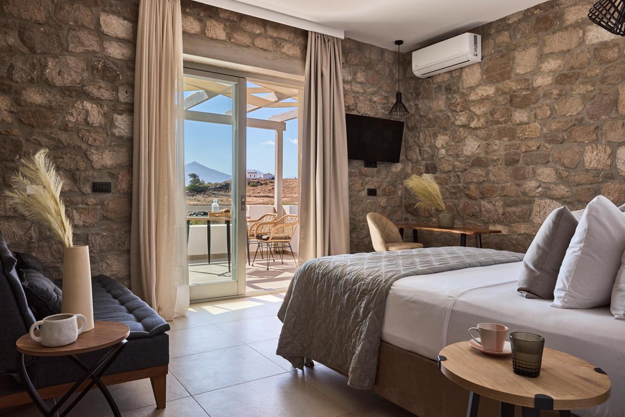 Kedros Milos Suites Adamantas  Kamer foto