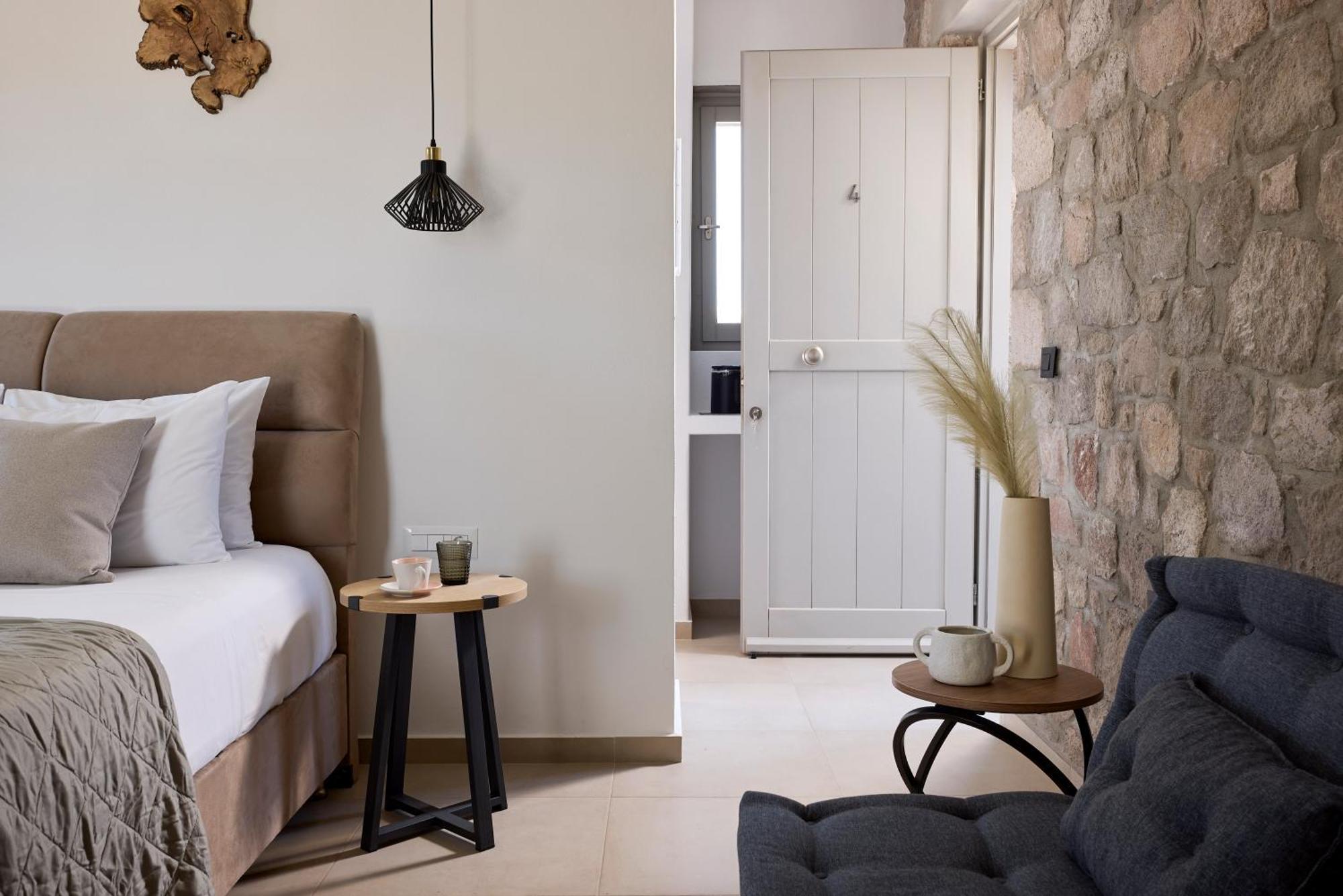 Kedros Milos Suites Adamantas  Kamer foto