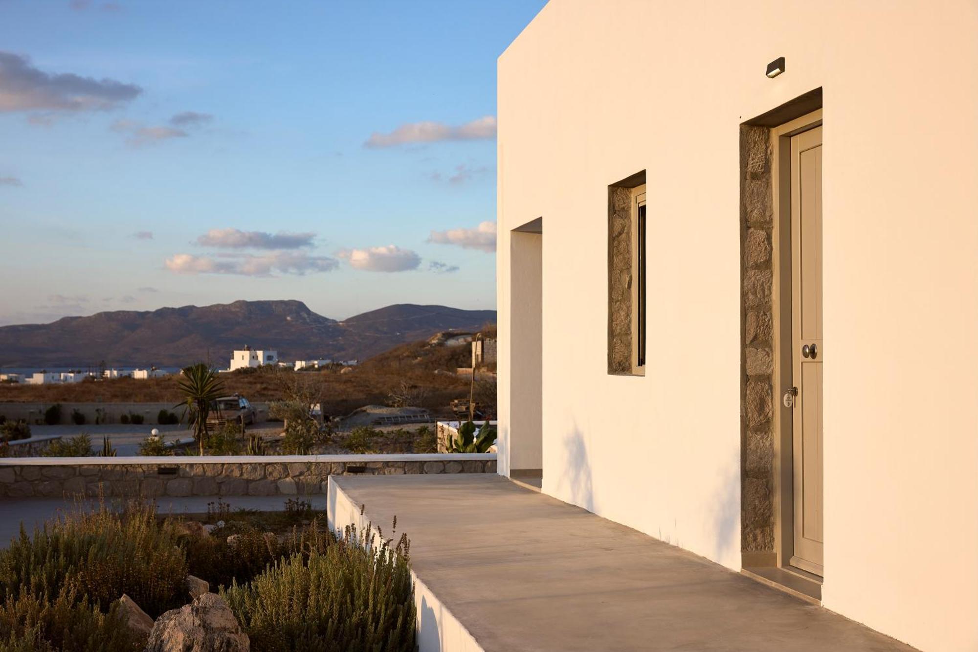 Kedros Milos Suites Adamantas  Kamer foto